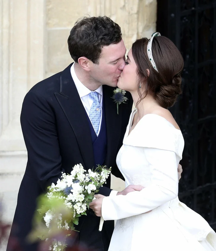 Most Memorable Royal Kisses Caught on Camera 3